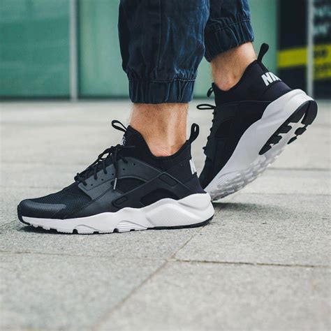 nike huarache zwart wit sale|Nike Huarache shoes.